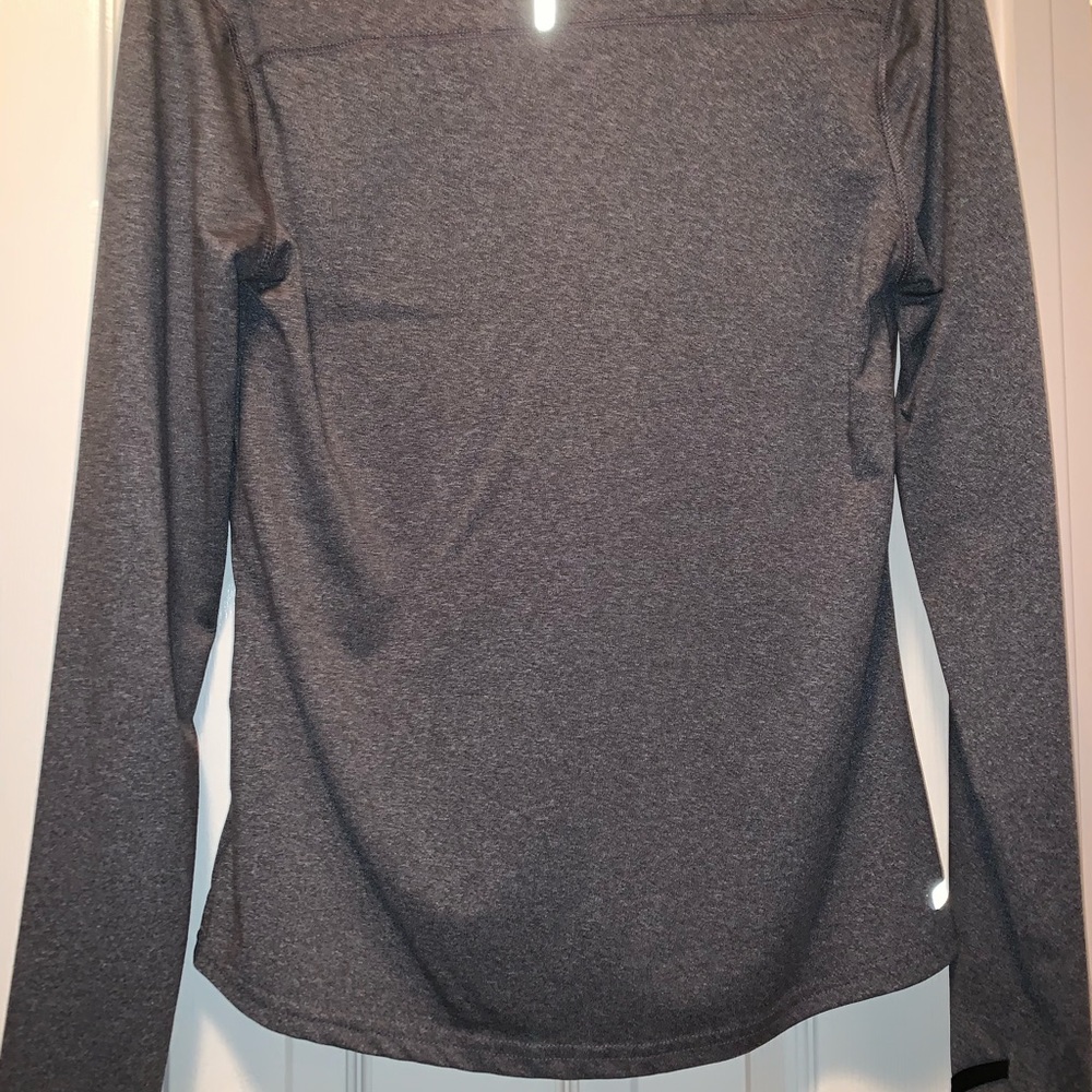 Fitted Comfy long sleeve.